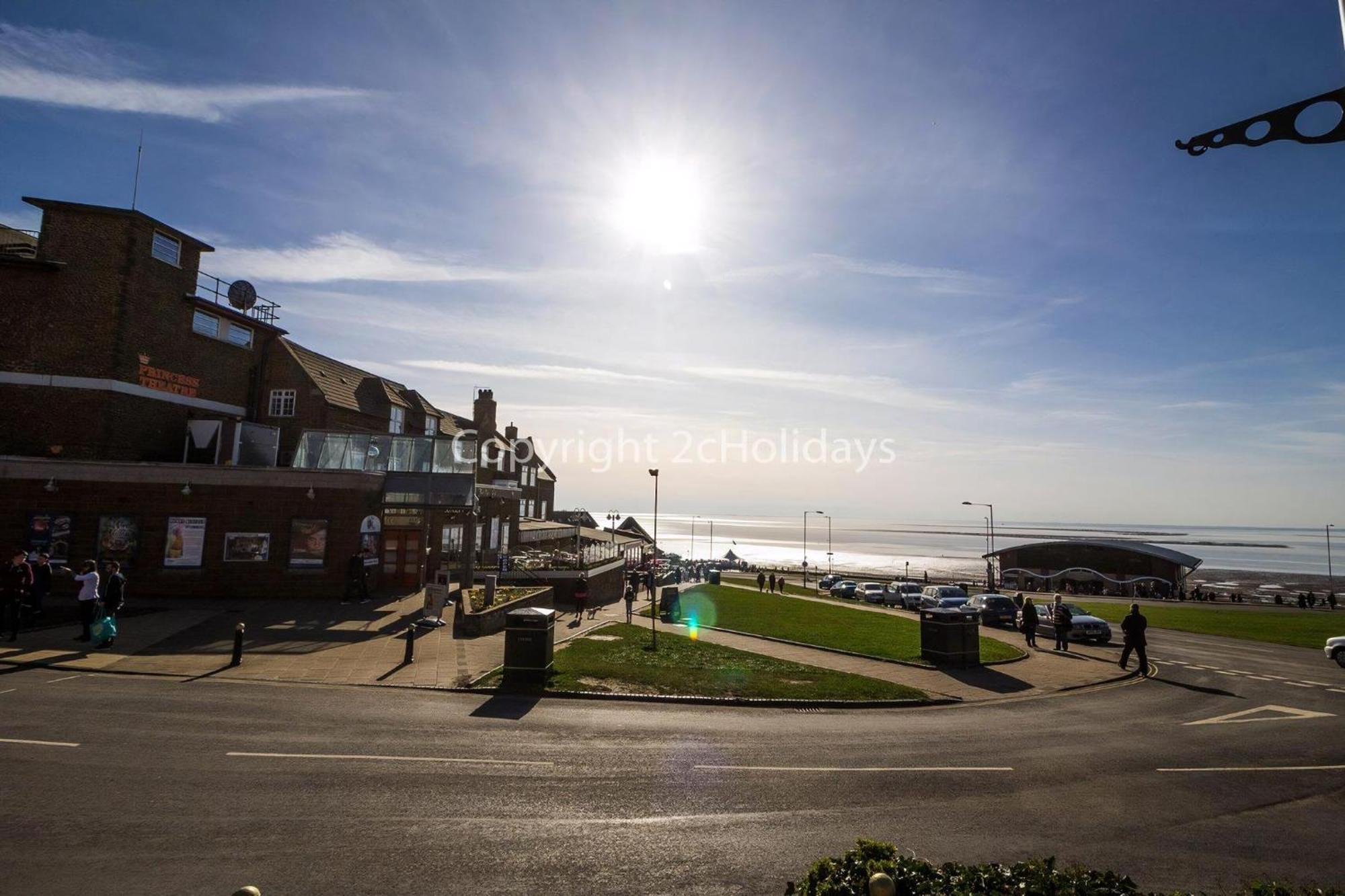 Lovely 6 Berth Caravan For Hire At Manor Park In Hunstanton Norfolk Ref 23044S Exterior photo